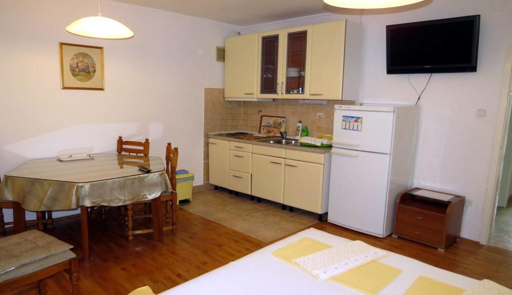 Apartments Corluka Башка-Вода Екстер'єр фото